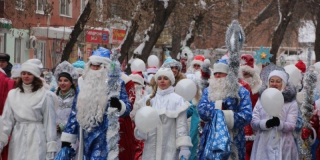 В Энгельсе пройдет шествие с Дедом Морозом и паровозиками 
