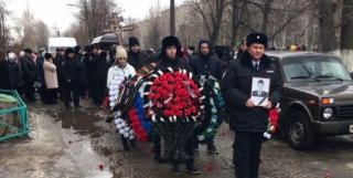 Убитого саратовского полицейского похоронят в Саранске