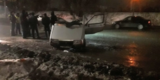 На Ново-Астраханском шоссе «ВАЗ» разорвало пополам в ДТП. Водитель сбежал На Ново-Астраханском шоссе «ВАЗ» разорвало пополам в ДТП. Водитель сбежал