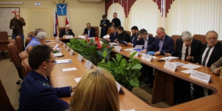 На комитете по бюджету областной думы из-за рядового кадрового вопроса разгорелись дебаты На комитете по бюджету областной думы из-за рядового кадрового вопроса разгорелись дебаты