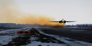 В Саратовской области экипажи Ту-160 провели 8-часовые сложные учения