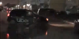 В Энгельсе таксист «Uber» протаранил 5 автомобилей и скрылся. Видео В Энгельсе таксист «Uber» протаранил 5 автомобилей и скрылся. Видео