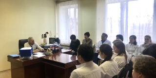 Василий Максимов обсудил с алгайскими медиками поправки в Конституцию