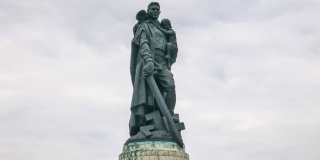 Пятиметровый памятник Воину-освободителю хотят поставить в Парке Победы