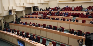 Областные депутаты единогласно выступили за присвоение Саратову звания «Город трудовой доблести»