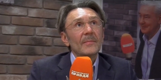 Панков сравнил интервью Шнурова с прибиванием мошонки к Красной площади