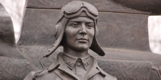 Володин о памятнике Расковой в Энгельсе: Он увековечит память всех военных летчиц 