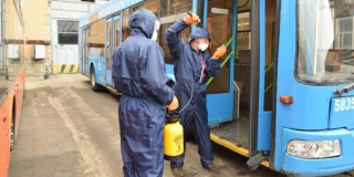 Привезенные в Саратов московские троллейбусы подвергли дезинфекции