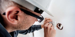 Электрику грозит до 10 лет колонии за гибель дачника и его внука Электрику грозит до 10 лет колонии за гибель дачника и его внука