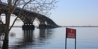 Парню грозит штраф до 100 тысяч за фейк о перекрытии моста Саратов-Энгельс