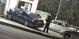 В Энгельсе «Ниссан» протаранил опору с бензоколонкой АЗС В Энгельсе «Ниссан» протаранил опору с бензоколонкой АЗС