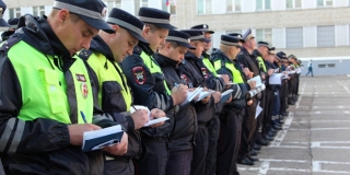 В Саратовской области сотрудники ГИБДД перешли на усиленный режим работы В Саратовской области сотрудники ГИБДД перешли на усиленный режим работы