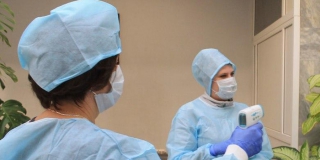 В Саратовской области коронавирус выявлен у 450 медицинских работников