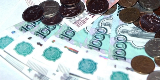 В Саратовской области одобрили более 500 млн рублей под кредиты на зарплаты