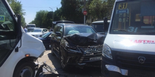 ГИБДД рассказала подробности массовой аварии с участием маршруток на Соколовогорской ГИБДД рассказала подробности массовой аварии с участием маршруток на Соколовогорской