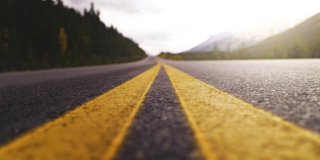 В Саратовской области грузовикам запретили ездить днем при температуре более 32-х градусов В Саратовской области грузовикам запретили ездить днем при температуре более 32-х градусов