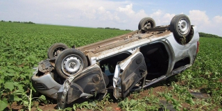 Под Марксом пассажирка умерла в перевернувшейся машине, еще 3 ранены Под Марксом пассажирка умерла в перевернувшейся машине, еще 3 ранены