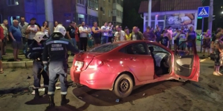 На Чернышевского 6 человек пострадали в столкновении «Мицубиси» и «Хендэ» На Чернышевского 6 человек пострадали в столкновении «Мицубиси» и «Хендэ»