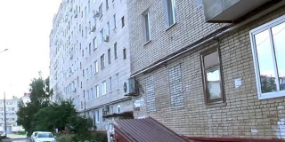 В Балакове жители дома 16 дней оставались без лифта из-за поломки на 20 рублей