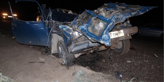 Под Саратовом в автокатастрофе погибли 3 человека, выжил только ребенок
