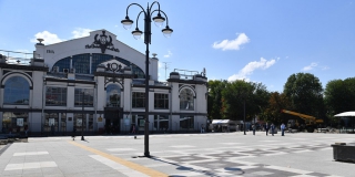 У Крытого рынка сделают зону для выгула собак У Крытого рынка сделают зону для выгула собак