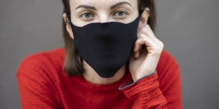 Учителей в российских школах обяжут носить маски