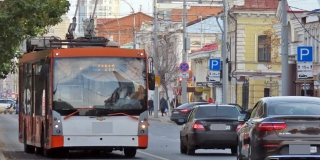 Троллейбусы №4 возобновили работу, три маршрута остановились Троллейбусы №4 возобновили работу, три маршрута остановились