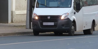 В Энгельсе две пассажирки травмировались в автобусе из-за внезапно открывшегося шлагбаума В Энгельсе две пассажирки травмировались в автобусе из-за внезапно открывшегося шлагбаума