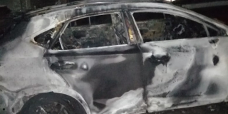 Ночью на 2-й Дачной огонь уничтожил автомобиль «Лексус»