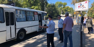 На проспекте 50 лет Октября перенесут остановку и поставят забор На проспекте 50 лет Октября перенесут остановку и поставят забор