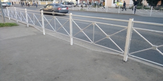 В сквере на Астраханской пешеходам закрыли проход через Московскую В сквере на Астраханской пешеходам закрыли проход через Московскую