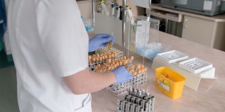 В минздраве назвали срок поставки вакцины от коронавируса в Саратовскую область
