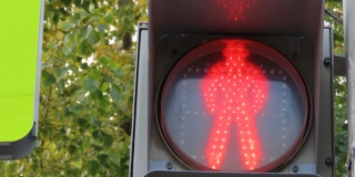 На 6 перекрестках Саратова вводят «пешеходную фазу» На 6 перекрестках Саратова вводят «пешеходную фазу»