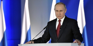 Президент Владимир Путин наградил саратовских чиновников