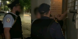 Двоих экс-полицейских осудят за избиение задержанного и требование взятки
