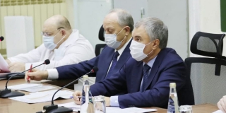 Володин раскритиковал главу саратовского Росздравнадзора и призвал провести проверку в отношении министра финансов