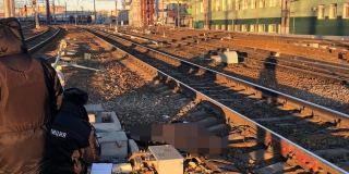 У железнодорожного вокзала Саратова поезд насмерть сбил мужчину