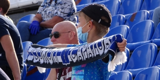 В Саратове на матче «Сокола» оштрафовали болельщиков за отсутствие масок В Саратове на матче «Сокола» оштрафовали болельщиков за отсутствие масок