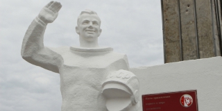 В Парк покорителей космоса вернули восстановленный памятник Гагарину