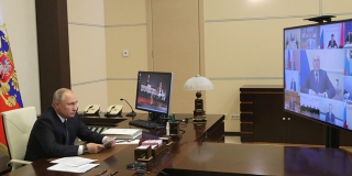 Президент поддержал идею всероссийского выходного 31 декабря и двойных выплат «ковидным» врачам за работу в праздники Президент поддержал идею всероссийского выходного 31 декабря и двойных выплат «ковидным» врачам за работу в праздники