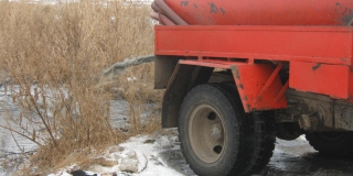 В Федоровском районе ассенизаторов уличили в сливе нечистот на почву