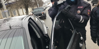 В Саратове за декабрь более 1600 водителей наказали за тонировку