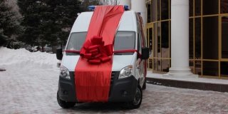 Руководство отеля «Жемчужина» подарило саратовским медикам автомобиль «скорой помощи»