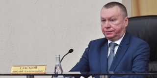 Полпред Комаров представил в Саратове нового главного федерального инспектора