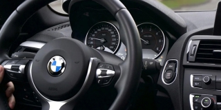 Водитель «БМВ» заплатил 1 млн за гибель пешехода и ждет суда Водитель «БМВ» заплатил 1 млн за гибель пешехода и ждет суда