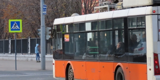 В Ленинском районе из-за ДТП массово встали троллейбусы