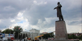 На Театральной площади отремонтируют памятник Ленину