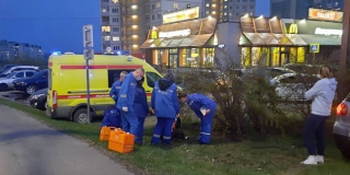 На Чернышевского «Фольксваген» вылетел с дороги и сбил двоих подростков На Чернышевского «Фольксваген» вылетел с дороги и сбил двоих подростков