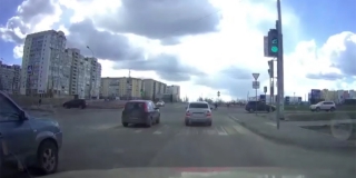 В Юбилейном водитель заметил юного «камикадзе» на самокате. Видео В Юбилейном водитель заметил юного «камикадзе» на самокате. Видео