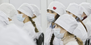 В Саратовской области врачам предлагают в среднем зарплату в 50 тысяч рублей